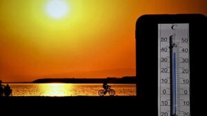 في إسطنبول.. موجة حر خانقة تزداد سوءًا مع ارتفاع الرطوبة