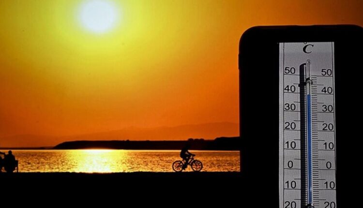 في إسطنبول.. موجة حر خانقة تزداد سوءًا مع ارتفاع الرطوبة