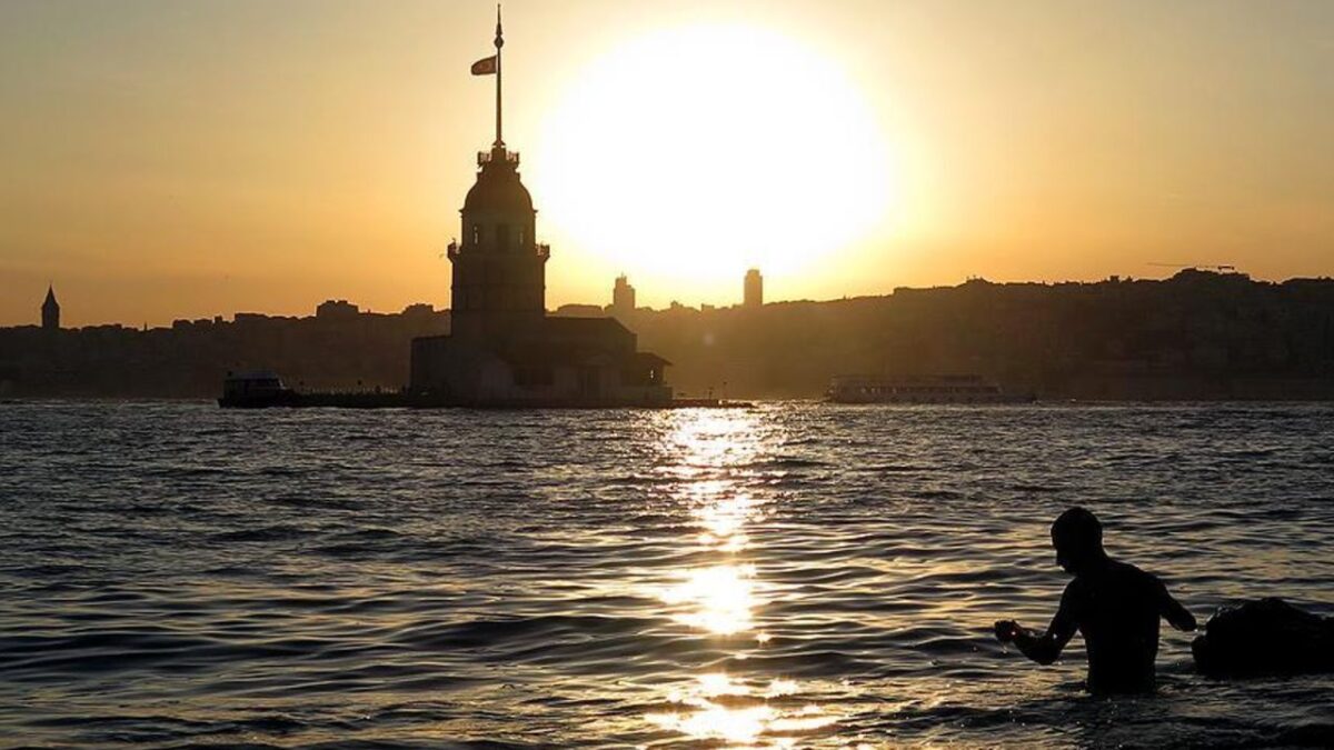 مساءً، إسطنبول تُفرغ شوارعها.. وهكذا يقضي سكانها أوقاتهم بعيدًا عن الحر 17