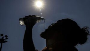 ضربات الشمس تهدد السكان! موجة حرّ غير مسبوقة في 5 ولايات تركية