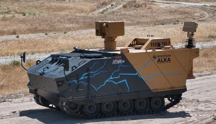 تركيا تكشف عن سلاح ليزري فتاك ومركبة هجينة صامتة