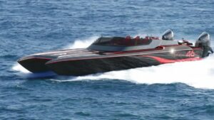 يخت تركي ينطلق من إسطنبول ليبهر العالم في عرضه العالمي الأول!