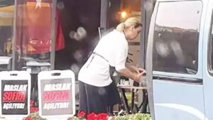 من نجومية الشاشة إلى مطبخ المطعم.. فنانة شهيرة تفاجئ جمهورها في إسطنبول!