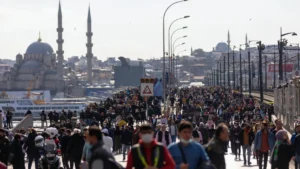 استطلاع جديد يكشف توقعات الأتراك حول التضخم وأسعار المعيشة