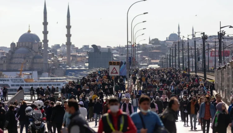 استطلاع جديد يكشف توقعات الأتراك حول التضخم وأسعار المعيشة