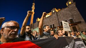 إسطنبول.. مسيرة بالفاتح تندد بالإبادة الإسرائيلية في غزة