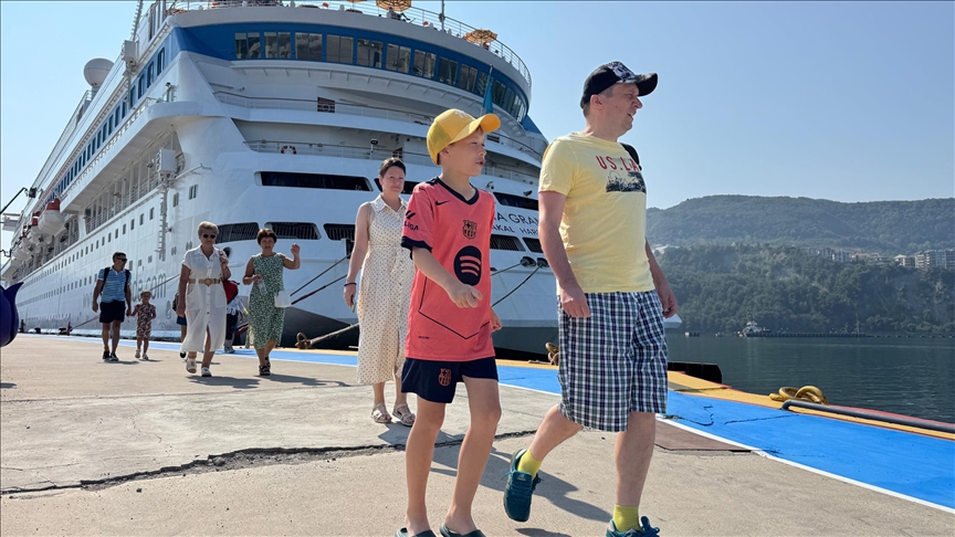 سفينة فاخرة من سوتشي إلى أماصرا التركية