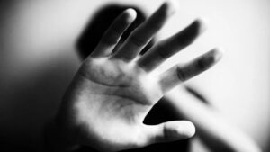 فضيحة تهز كوجالي: اتهامات غير متوقعة لرئيس قرية سابق