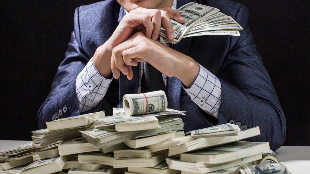 أغنى الشخصيات في العالم تتغير: من حقق المكاسب الكبرى ومن كان المفاجأة الأكبر؟ والأتراك حاضرون أيضًا! فوربس تكشف 25