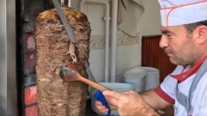 العثور على صاحب مطعم شاورما مشنوقًا في سامسون