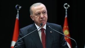 أردوغان يستذكر “القائد الحكيم” عزت بيغوفيتش