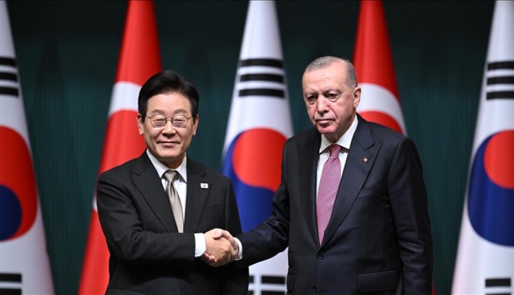 أردوغان يعلن عن تعاون تركي كوري جنوبي بالصناعات الدفاعية والنووية