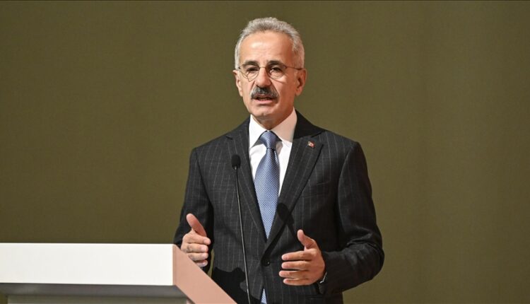 وزير النقل التركي: ندعم هدف المنظمة البحرية بخفض انبعاثات الغازات