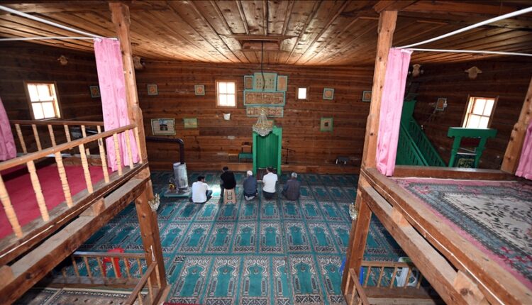 126 عاما.. مسجد خشبي بلا مسامير يتحدى الزمن في قسطمونو التركية