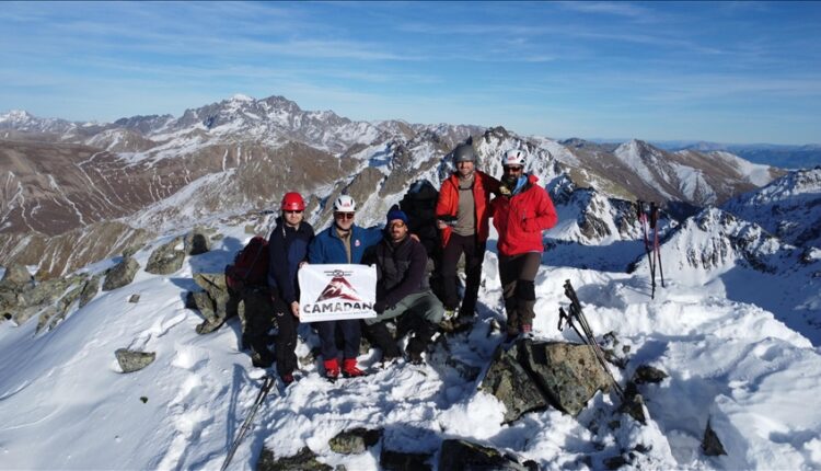 بعد 54 عاما.. اكتشاف رسالة متسلقين إيطاليين على قمة شاهقة بتركيا