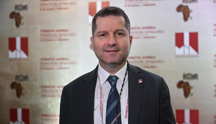 خبير استخباراتي تركي: مفاوضات إيران وأمريكا مناورة لكسب الوقت