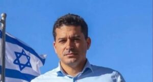 “سيناريو يُرعب تل أبيب”: وزير إسرائيلي يحذر من اصطدام بحري وشيك مع الجيش التركي.